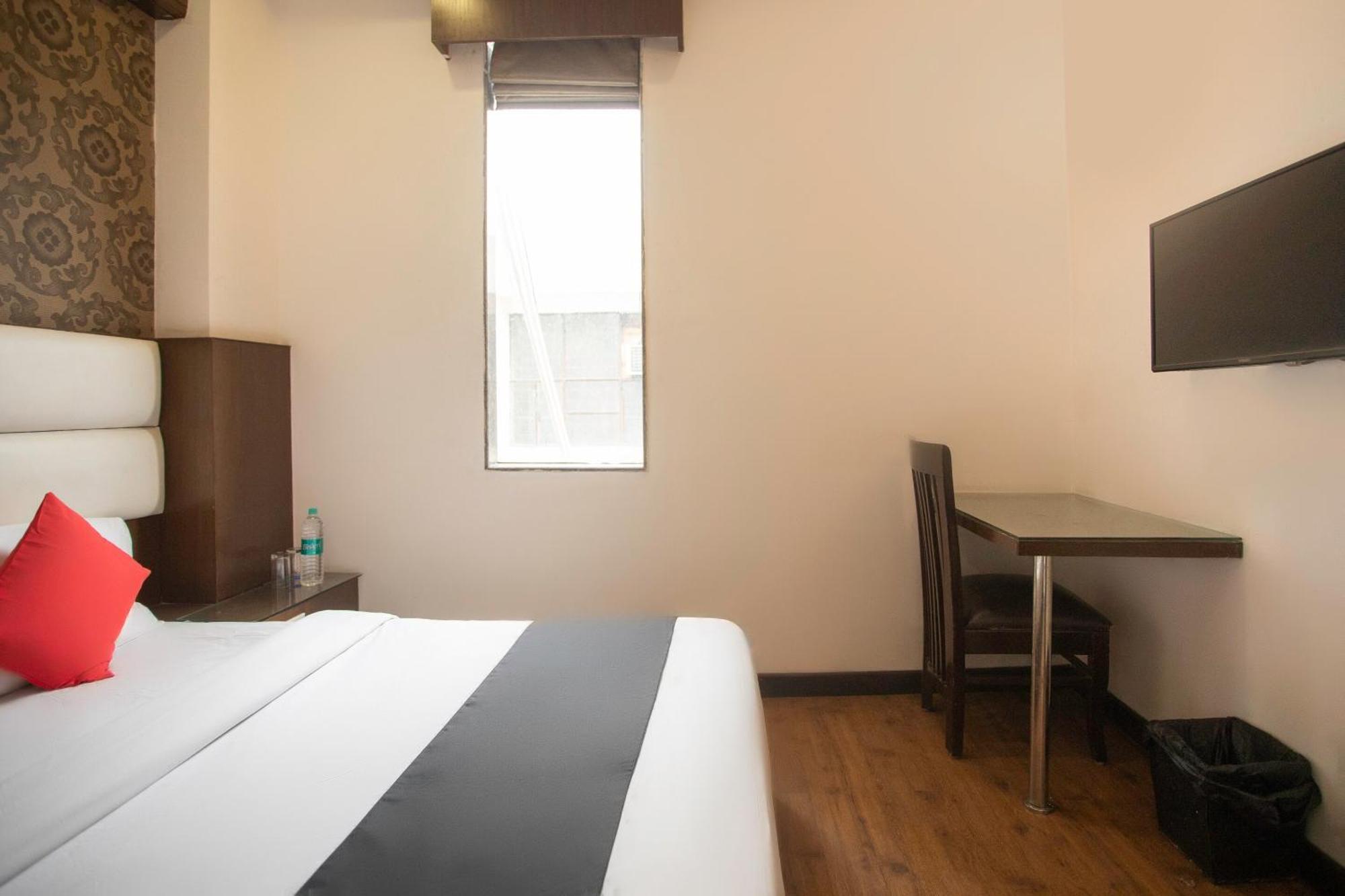 Hotel O Parktel Indirapuram Екстериор снимка