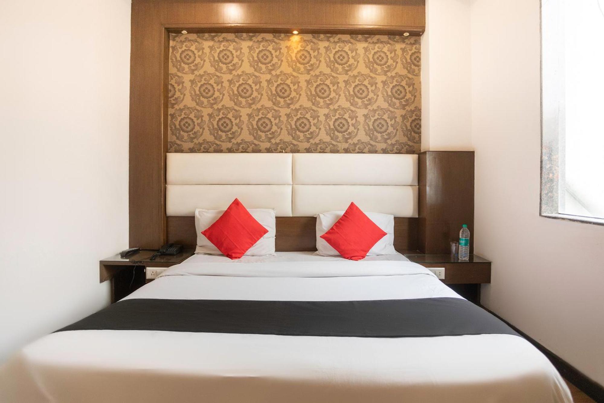 Hotel O Parktel Indirapuram Екстериор снимка