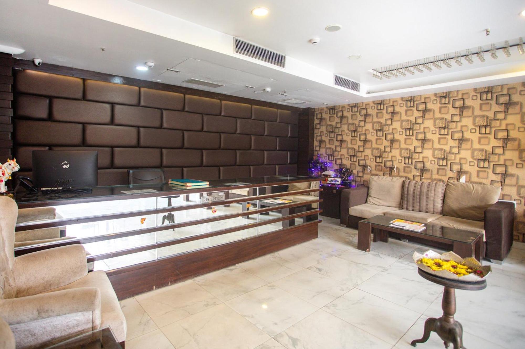 Hotel O Parktel Indirapuram Екстериор снимка
