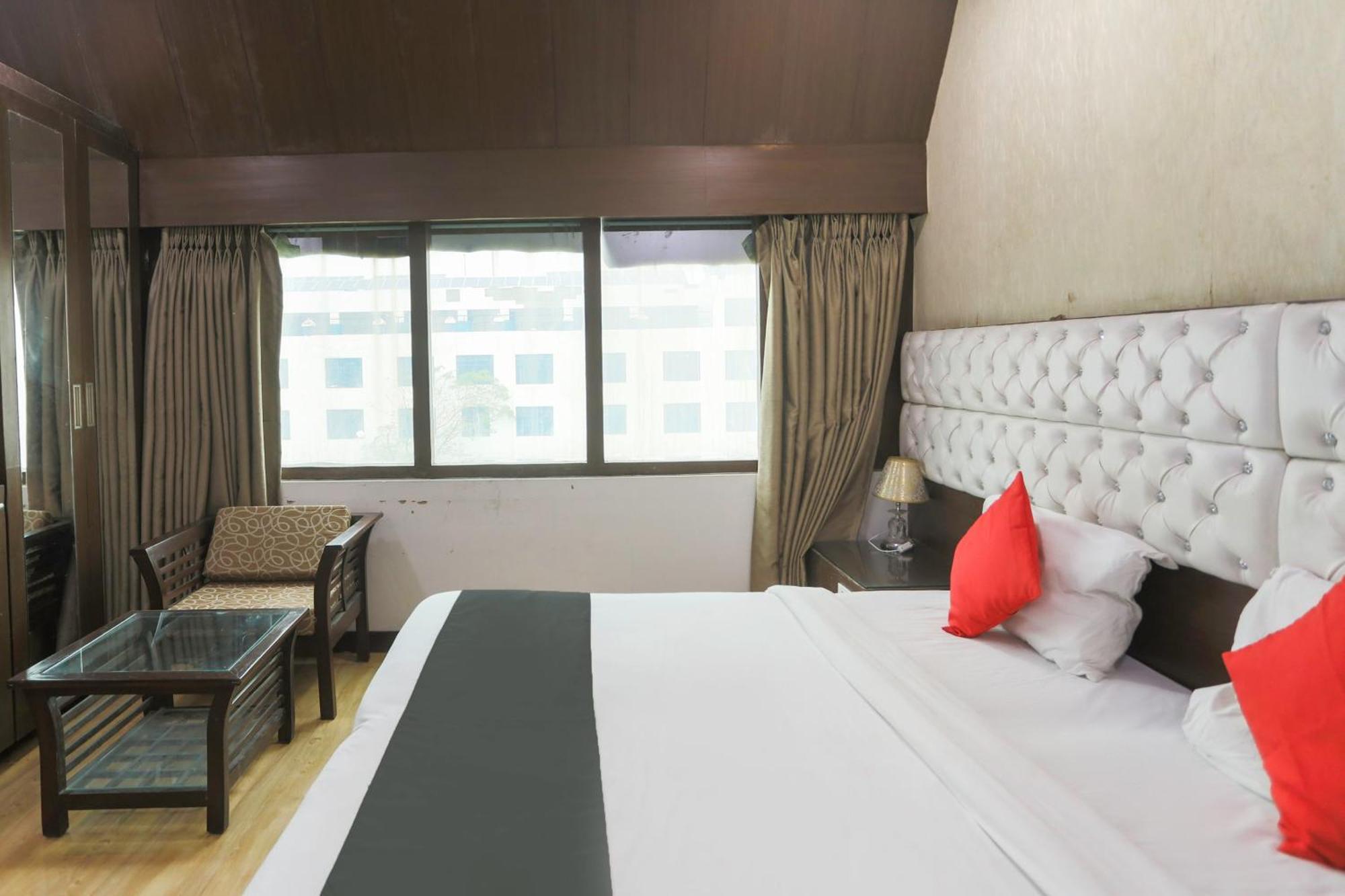 Hotel O Parktel Indirapuram Екстериор снимка