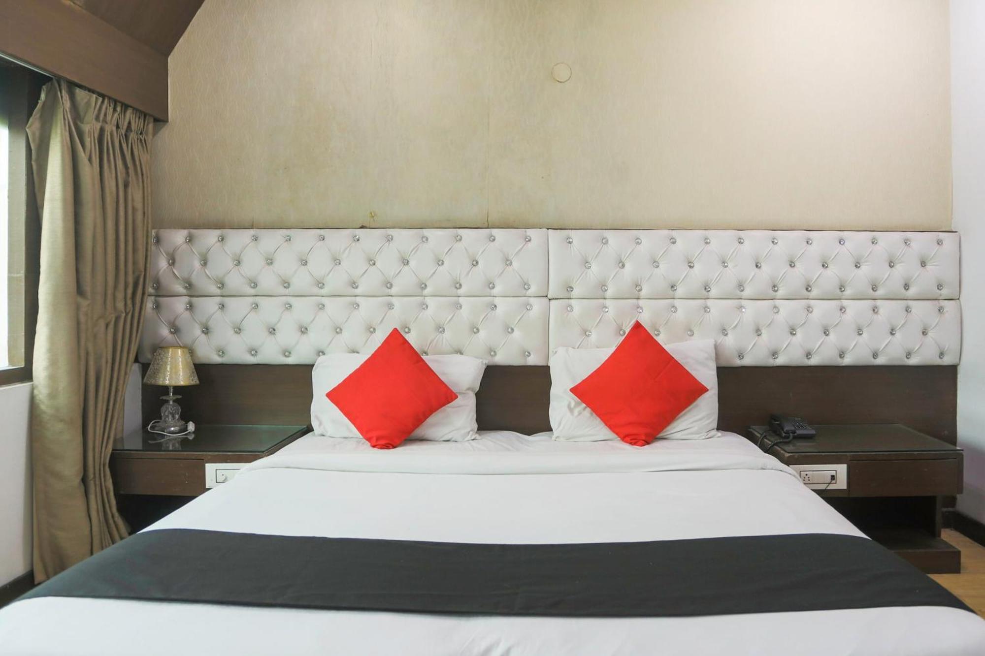 Hotel O Parktel Indirapuram Екстериор снимка